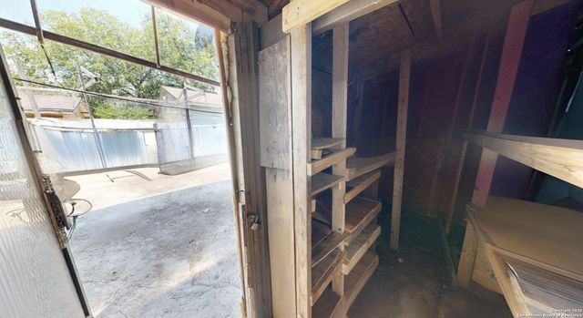 1407 S Gevers, San Antonio, TX 78210