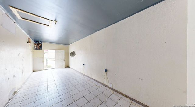 1407 S Gevers, San Antonio, TX 78210