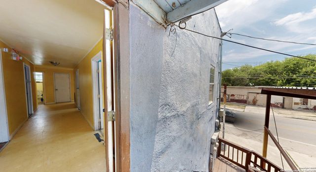 1407 S Gevers, San Antonio, TX 78210