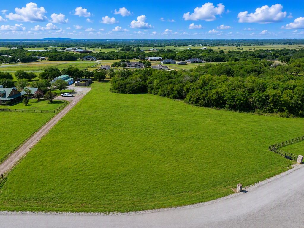 3319 Old Barn Court, Granbury, TX 76048