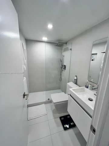 800 Claughton Island Drive 704, Miami, FL 33131