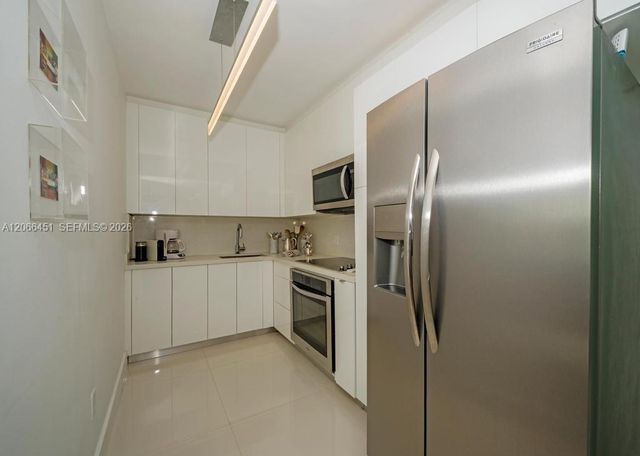 800 Claughton Island Drive 704, Miami, FL 33131
