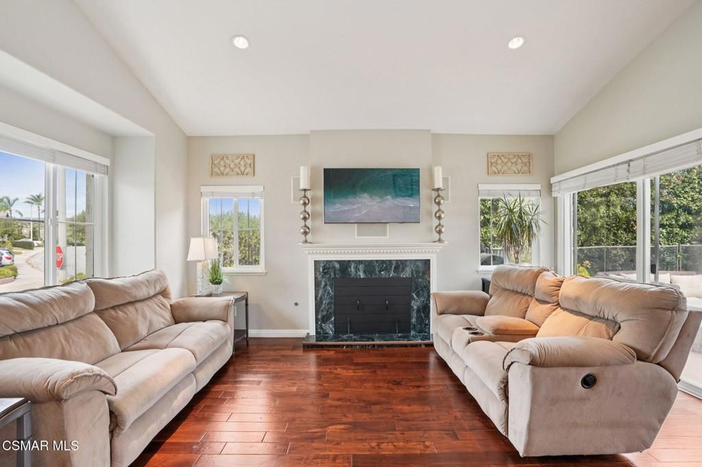 Image 10 of property listing at 14207 Clemson Street, Moorpark, CA 93021