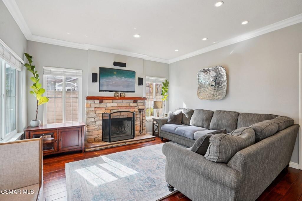 Image 12 of property listing at 14207 Clemson Street, Moorpark, CA 93021