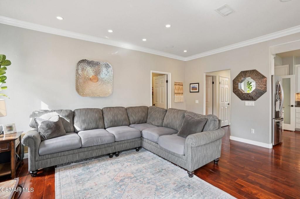 Image 15 of property listing at 14207 Clemson Street, Moorpark, CA 93021