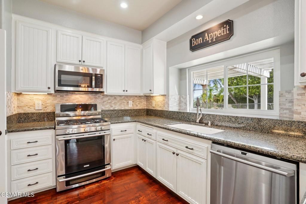 Image 21 of property listing at 14207 Clemson Street, Moorpark, CA 93021