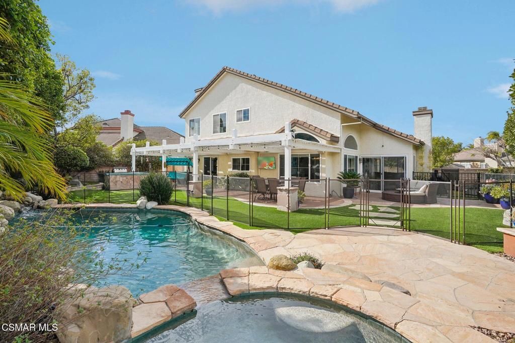 Image 4 of property listing at 14207 Clemson Street, Moorpark, CA 93021