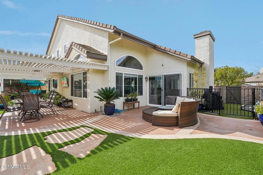 Image 43 of property listing at 14207 Clemson Street, Moorpark, CA 93021