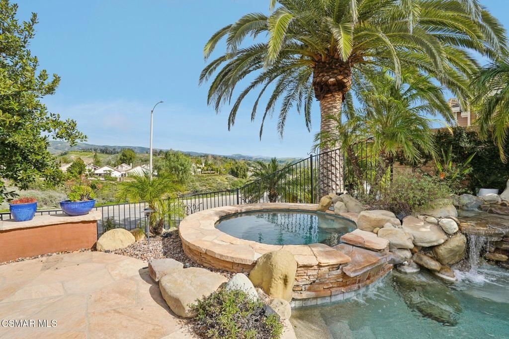 Image 5 of property listing at 14207 Clemson Street, Moorpark, CA 93021