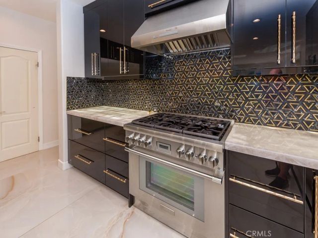 28408 Hidden Hills Drive, Saugus, CA 91390