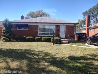 24893 Raven Avenue, Eastpointe, MI 48021