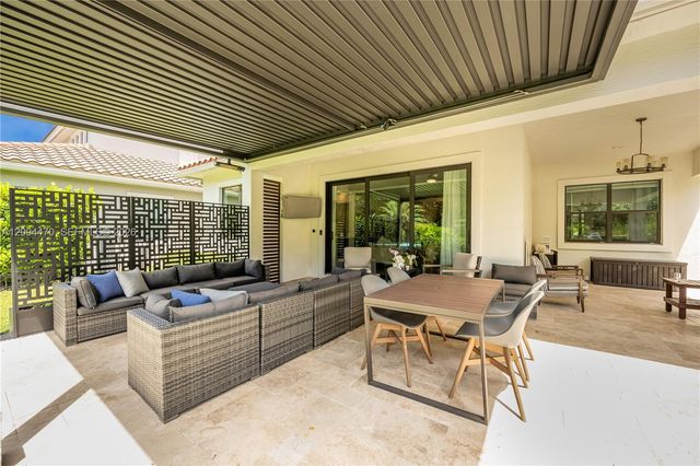 8261 Canopy Ter, Parkland, FL 33076
