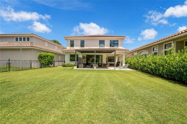 8261 Canopy Ter, Parkland, FL 33076