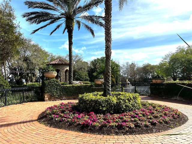 8261 Canopy Ter, Parkland, FL 33076