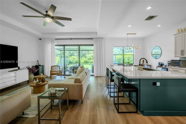 8261 Canopy Ter, Parkland, FL 33076