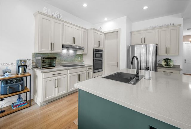 8261 Canopy Ter, Parkland, FL 33076