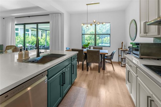 8261 Canopy Ter, Parkland, FL 33076