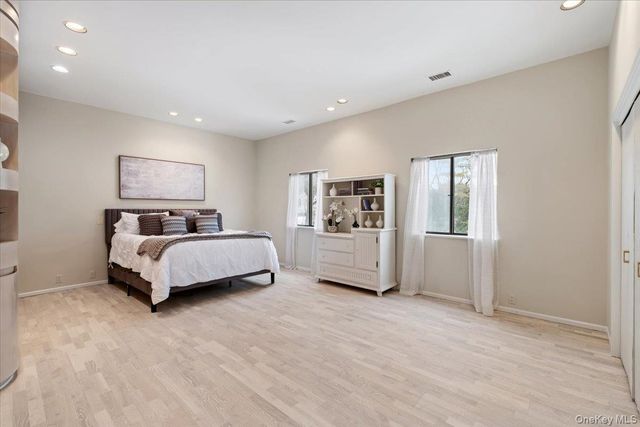 2 Brookridge Road, New Rochelle, NY 10804