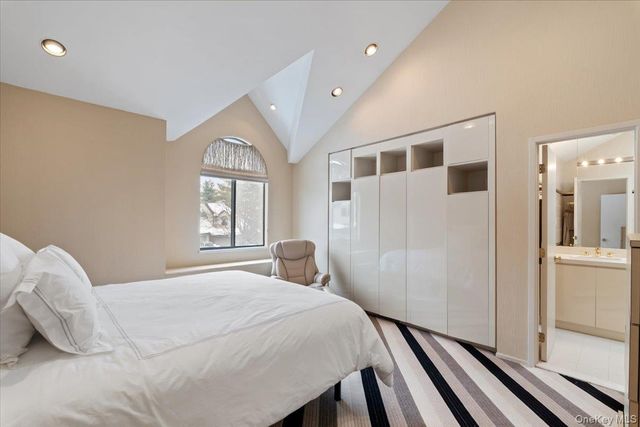 2 Brookridge Road, New Rochelle, NY 10804