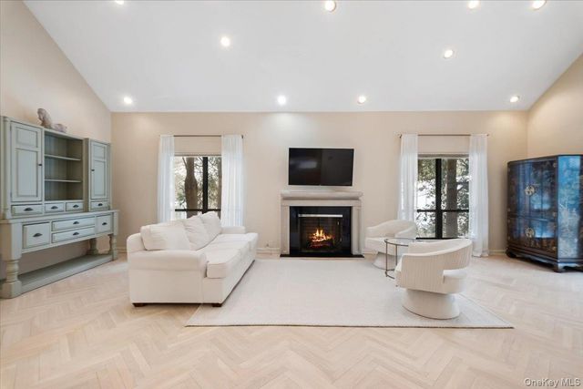 2 Brookridge Road, New Rochelle, NY 10804