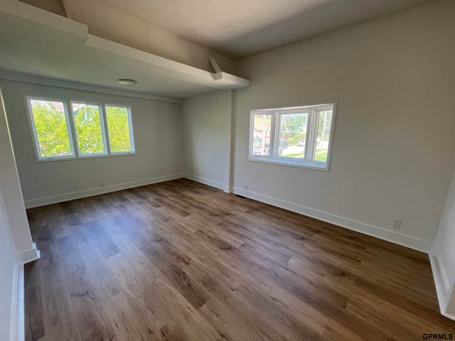 1015 Center Street, Omaha, NE 68108