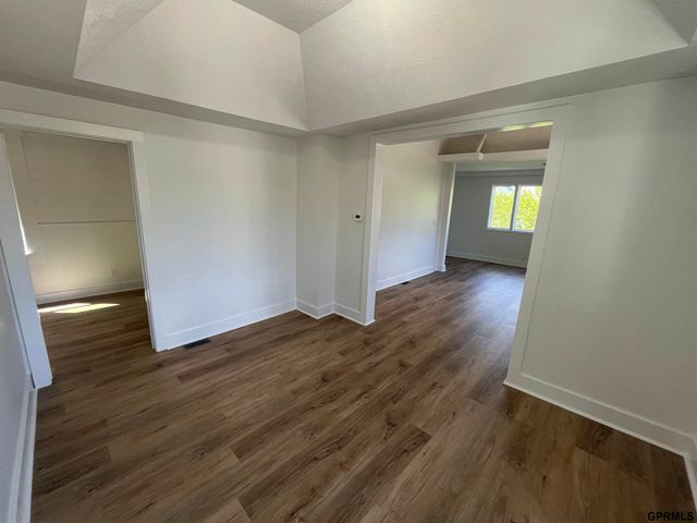 1015 Center Street, Omaha, NE 68108