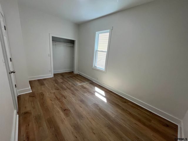 1015 Center Street, Omaha, NE 68108
