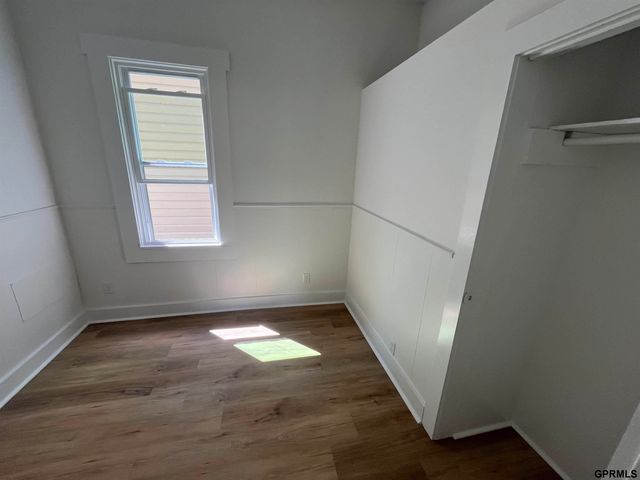 1015 Center Street, Omaha, NE 68108
