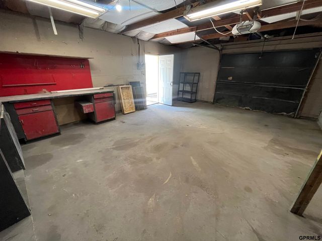 1015 Center Street, Omaha, NE 68108