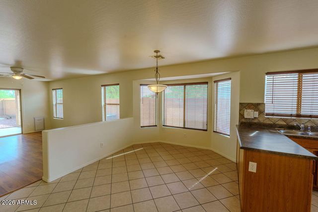 1608 W CHANUTE Pass, Phoenix, AZ 85041