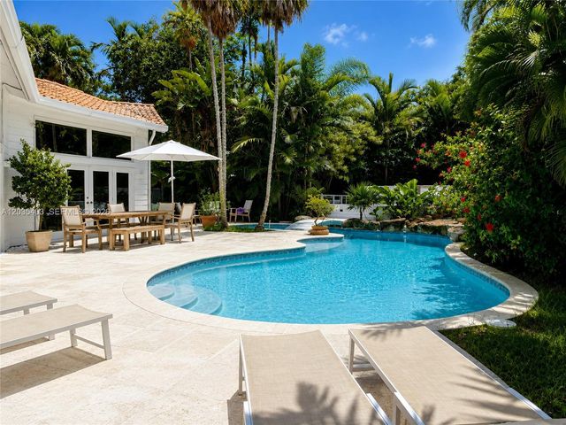 7924 SW 50th Ct 0, Miami, FL 33143