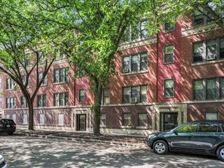 1520 W Belle Plaine Avenue 1, Chicago, IL 60613