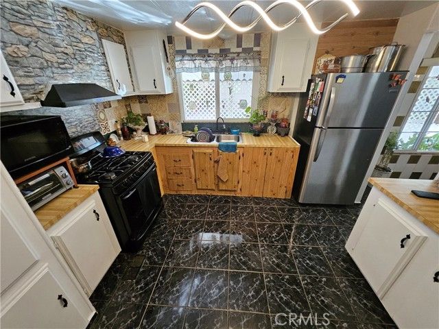 17400 Valley 74, Fontana, CA 92335