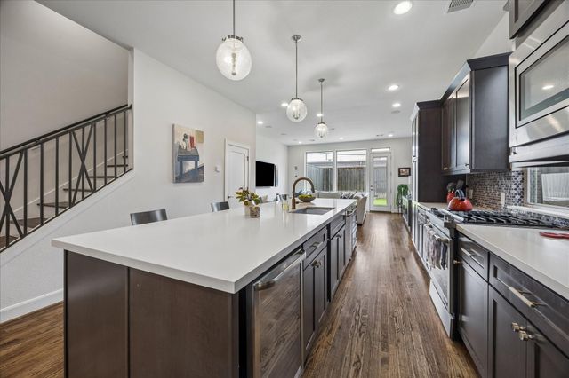 2122 Banks Street, Houston, TX 77098