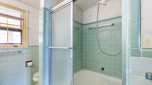 1049 IVY LN, Terrell Hills, TX 78209