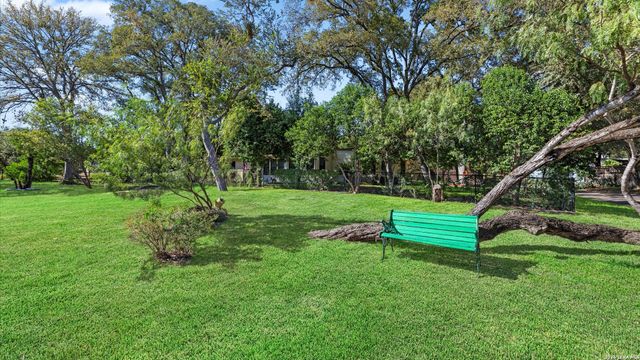 1049 IVY LN, Terrell Hills, TX 78209