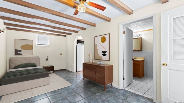 1049 IVY LN, Terrell Hills, TX 78209