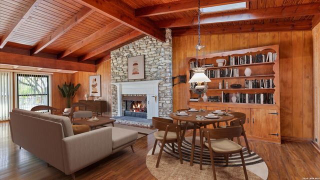1049 IVY LN, Terrell Hills, TX 78209