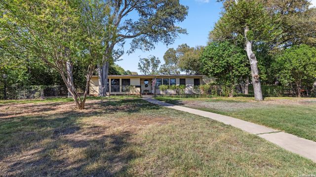 1049 IVY LN, Terrell Hills, TX 78209