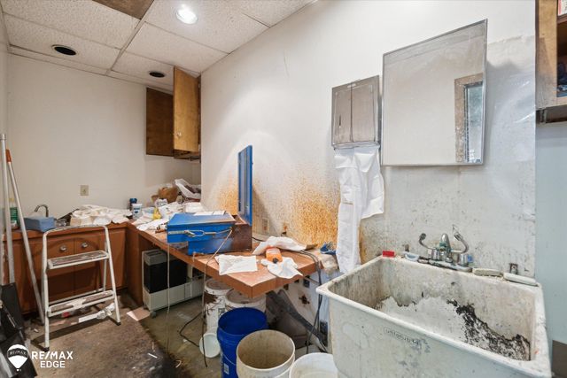 4414 Bay Road, Saginaw, MI 48603