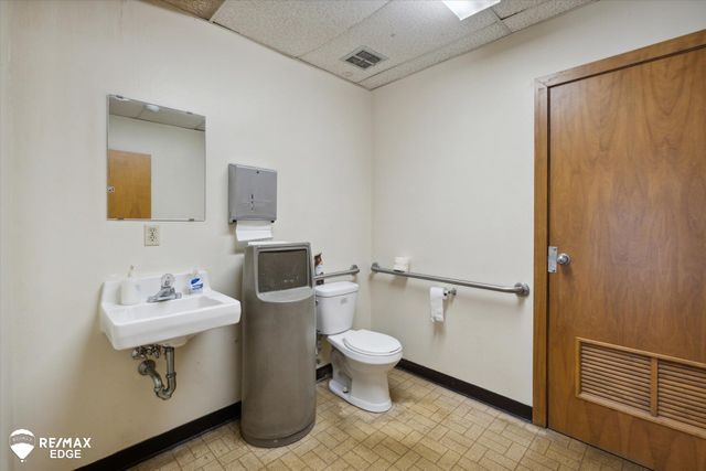 4414 Bay Road, Saginaw, MI 48603