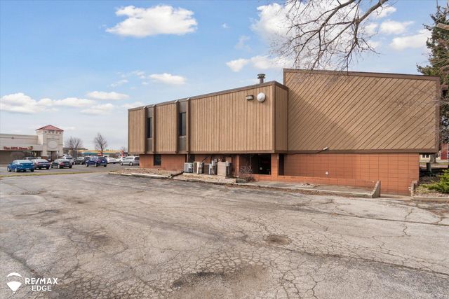 4414 Bay Road, Saginaw, MI 48603