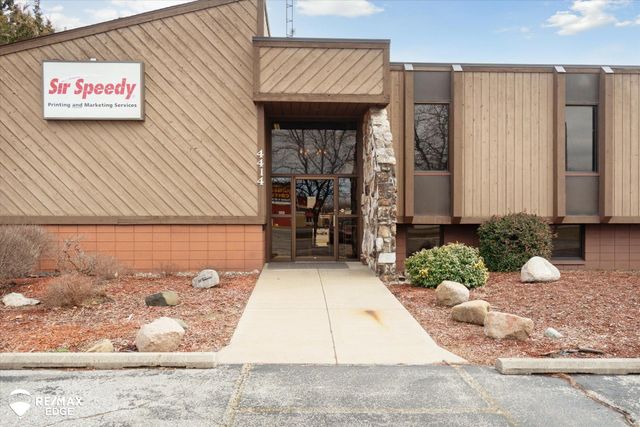 4414 Bay Road, Saginaw, MI 48603