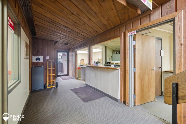 4414 Bay Road, Saginaw, MI 48603