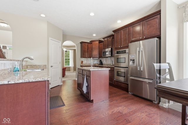 6140 Burleigh Place, Noblesville, IN 46062