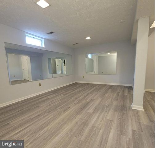 7974 TYSON OAKS CIR, Vienna, VA 22182