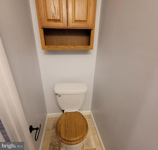 7974 TYSON OAKS CIR, Vienna, VA 22182