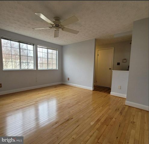 7974 TYSON OAKS CIR, Vienna, VA 22182