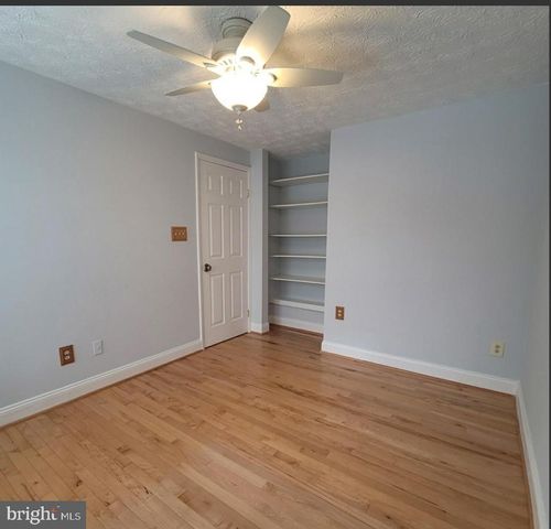 7974 TYSON OAKS CIR, Vienna, VA 22182