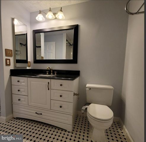 7974 TYSON OAKS CIR, Vienna, VA 22182